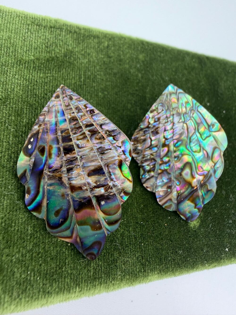 Vintage Carved MOP Mother of Pearl Abalone Shell Stud Earrings